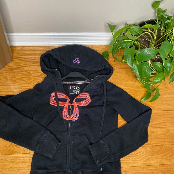 ARITZIA TNA ZIP UP SWEATER - Picture 2 of 3